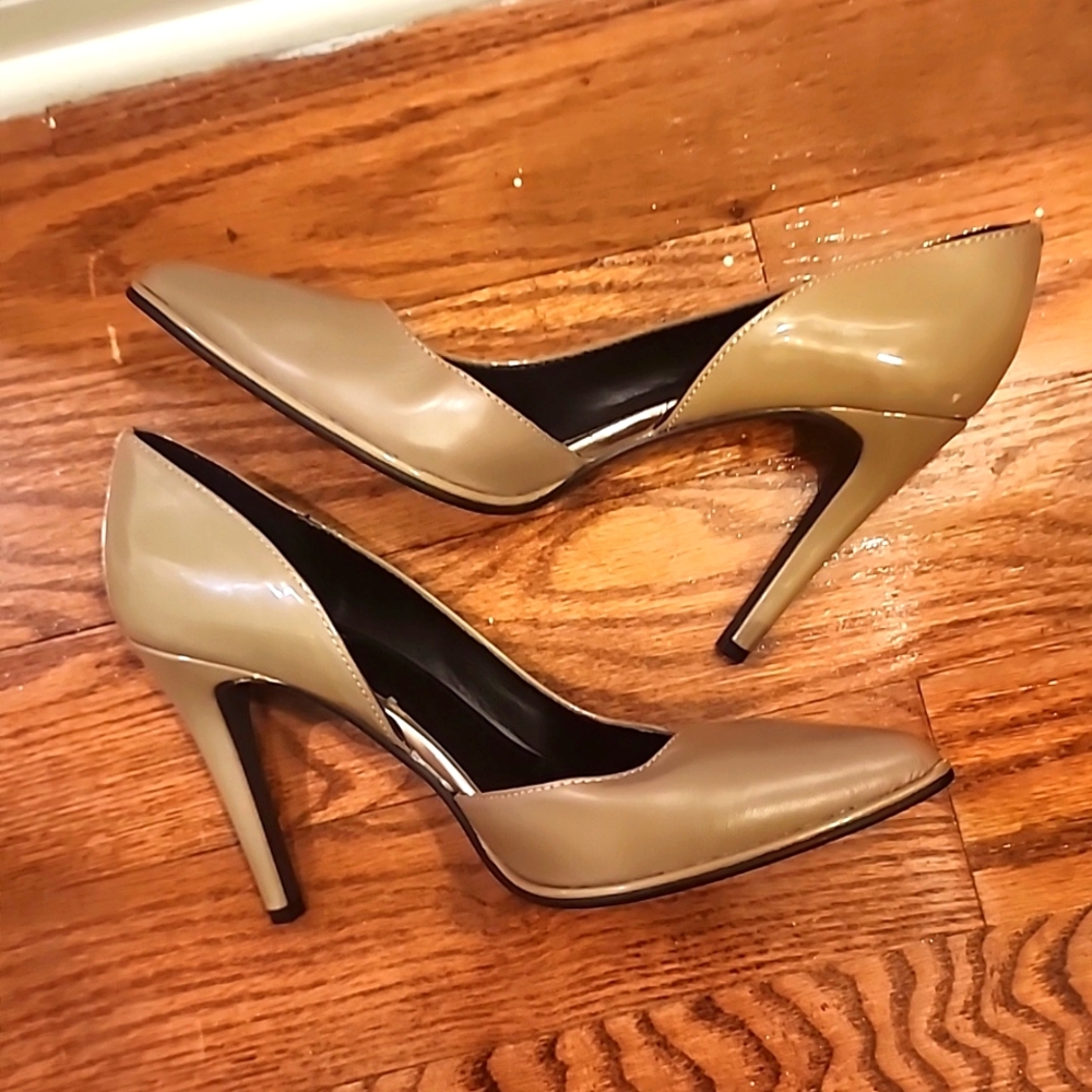 Kenneth Cole Heels - Picture 4 of 5
